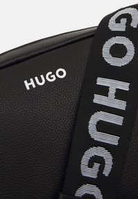 HUGO Skulderveske - black