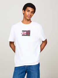 Tommy Jeans STREET FLAG TEE UNISEX - Tricou cu imprimeu - white