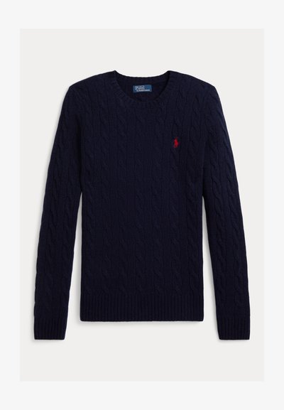 Pulover albastru închis cu mâneci lungi, tricotat cu model împletituri, cu guler rotund și logo Polo Ralph Lauren brodat roșu pe piept.