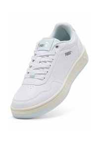 Baltas apavi ar gludu ādas virsu, gaiši zili akcenti, teksturēta mēle un masīva gaiši zila gumijas zole.