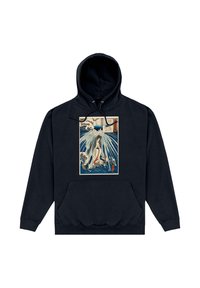Zwarte hoodie met een centrale grafiek van een Japanse stijl illustratie van een figuur te midden van golven en wolken. Koordjes bij de capuchon.
