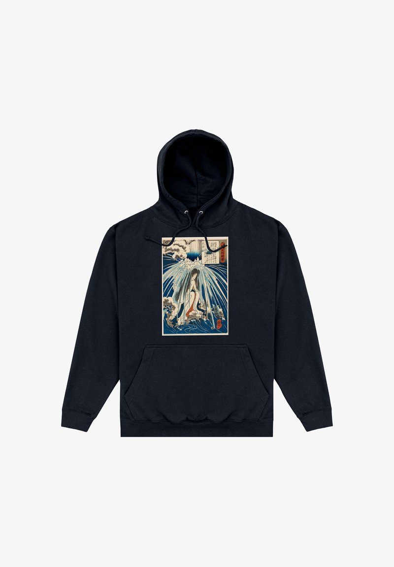 Černá mikina s kapucí se středovým grafickým prvkem, na kterém je japonská ilustrace postavy mezi vlnami a mraky. Šňůrky v kapuci.