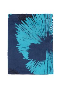 Tessuto a fantasia blu con uno sfondo blu navy scuro e vivaci elementi di design astratti turchesi. Tessuto morbido e texture con bordi frangiati.