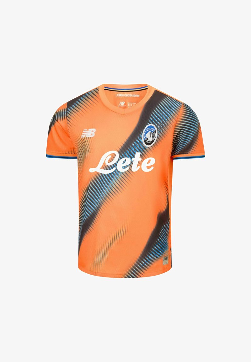 Maillot de football orange avec des rayures diagonales bleues et noires, écusson du club Atalanta sur la poitrine, logo New Balance et texte du sponsor "Lete".