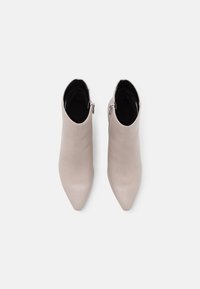 Tamaris Bottines à talons hauts - taupe