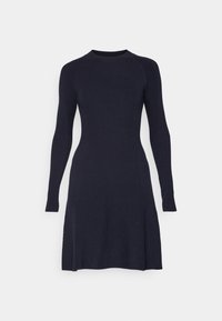 Granatowa sukienka wykonana z prążkowanego dzianinowego materiału, z długimi rękawami, dopasowaną górą i rozkloszowanym dołem. Posiada wysoki dekolt i teksturowane detale wzdłuż szwów.