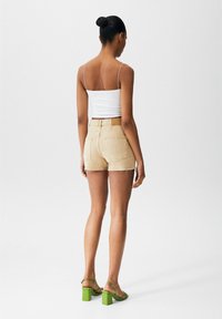 PULL&BEAR Farkkushortsit - beige