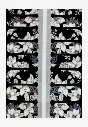 Cerotti adesivi con design floreali in bianco e nero. La superficie presenta fiori e foglie diverse su uno sfondo nero.