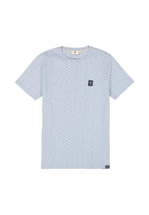 Hellblaue T-Shirt aus weichem Stoff, mit Wellenmuster, kurzen Ärmeln, Rundhalsausschnitt und einem kleinen schwarzen Logo-Patch auf der Brust.