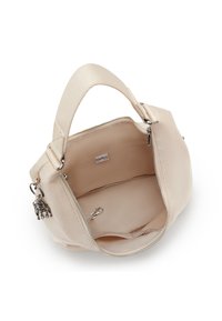 Beige håndtaske med lynlåslukning, top-håndtag og indvendige lommer. Har en sølvcharms vedhæftet. Glat tekstur og struktureret form.