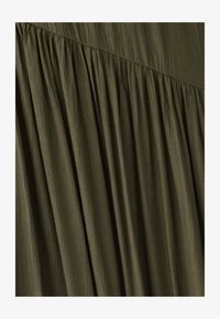 Sélectionné, dark olive