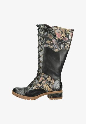 Schwarzer kniehoher Lederstiefel mit Schnürung, floralen Stoffeinsätzen und niedrigem Holzabsatz.