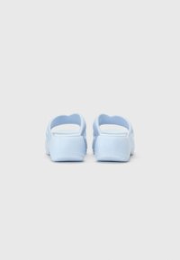 Melissa FREE RISE - Pantoletai su kulnu - blue