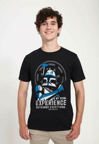 Star Wars STAR WARS: CLONE WARS OUTRANKS EVERYTHING UNISEX - Camiseta estampada - black