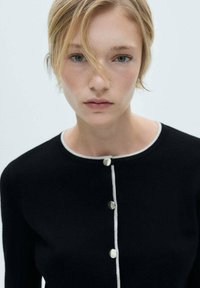 Mango Vest - black