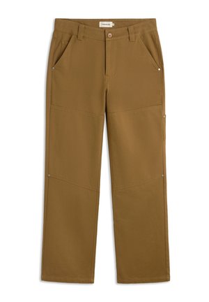 Pantalon marron à jambes droites avec poches latérales, passants de ceinture, fermeture à bouton et coutures renforcées au niveau des genoux et des cuisses.