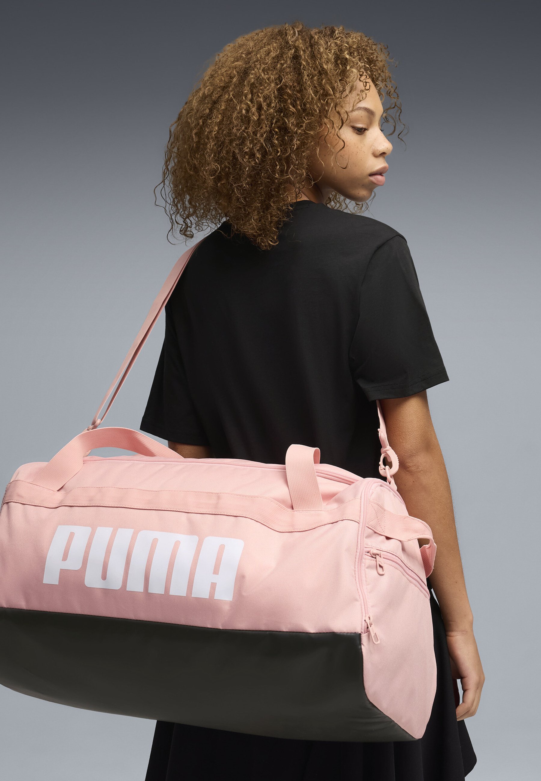Puma CHALLENGER MEDIUM SPORTS BAG UNISEX - Sports bag - rosy