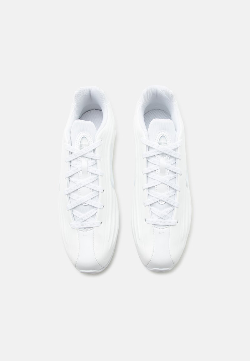Nike Sportswear SHOX Z - Tenisky - white/summit white/metallic silver-coloured