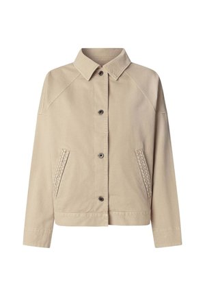 Chaqueta de algodón beige con cuello, cierre frontal de botones, detalles decorativos de bolsillos trenzados y mangas raglán.