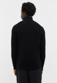 Mustang ELGIN antracytowy