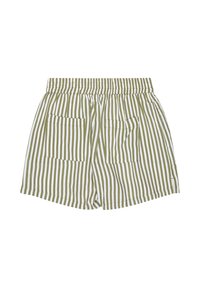 Pantalones cortos a rayas verdes y blancas con una cintura elástica, que cuentan con dos bolsillos traseros y un ajuste holgado. Hechos de tela suave.