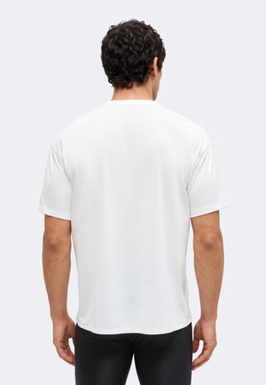District Vision, SHORT SLEEVE BOXY TRAINING TEE - T-shirt imprimé - white