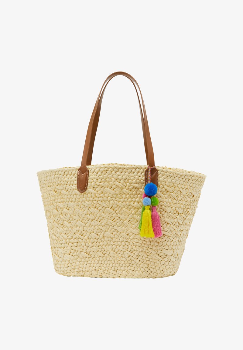 Szalmából készült táska barna műbőr fogantyúkkal, texturált szőtt mintával és rózsaszín, zöld és kék színű, színes bojtokkal díszítve.