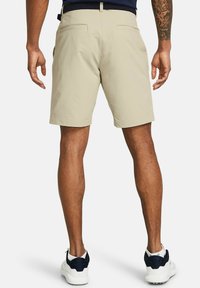 Under Armour MATCHPLAY TAPERED - Sporta šorti - khaki base