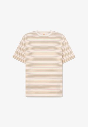 T-shirt beige à manches courtes avec des rayures horizontales marron clair et rose pâle, col rond, et un logo discret sur la poitrine, sur fond blanc.