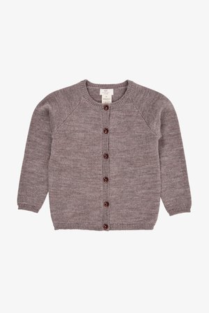 Grauer gestrickter Cardigan mit rundem Halsausschnitt, langen Raglanärmeln und sieben braunen Knöpfen auf der Vorderseite. Weiche Textur und einfarbiges Design.