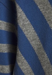 Steffen Schraut Stickad tröja - grey