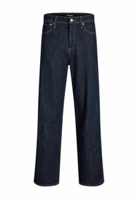 Jeans de mezclilla azul oscuro con un corte de pierna recta, cosidos con hilo dorado en contraste, que cuentan con cinco bolsillos y un cierre frontal con botón.