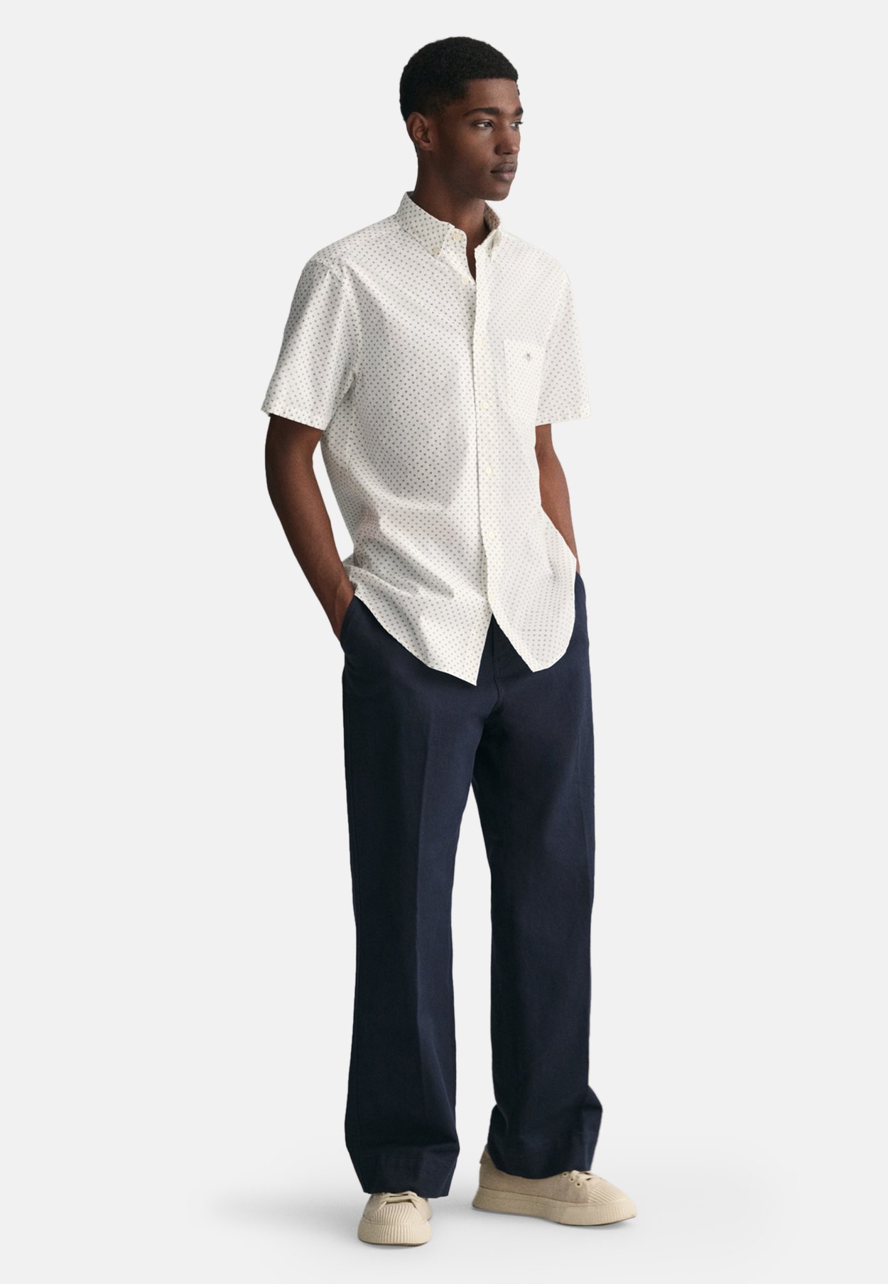 REGULAR FIT MICRO SHORT SLEEVE