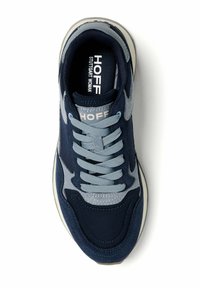 Navy en grijze HOFF Stuttgart damessneaker met lichtgrijze veters, stiksel details en witte zool, gezien van bovenaf.