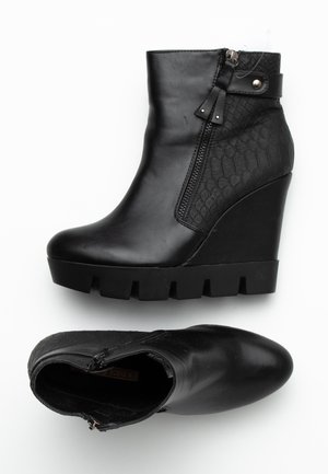Keilstiefel - black