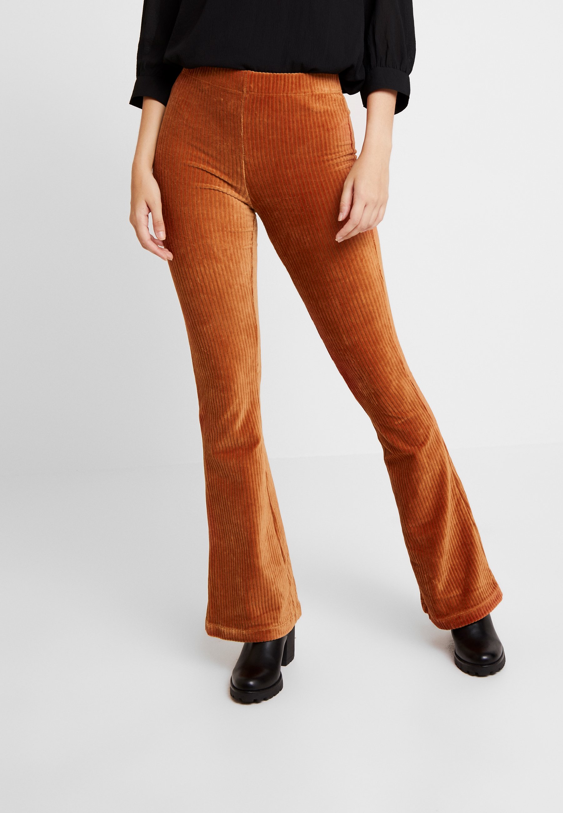 flared broek only