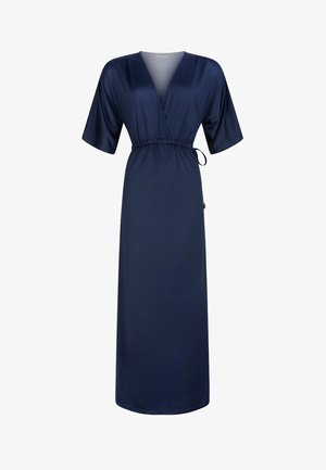 Laivansinis pitkä mekko, joka on valmistettu sileästä kankaasta. Mekossa on V-päänti, lyhyet hihat, joustava vyötärö ja itse sidottu yksityiskohta vyötäröllä.