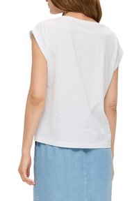 s.Oliver RELAXED FIT biały