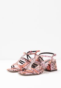 Topshop Sandaalit nilkkaremmillä - pink