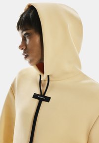 On FOCUS TECH - Kapuzenpullover - nectar