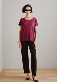 Mos Mosh TEE - T-shirts med print - beet red