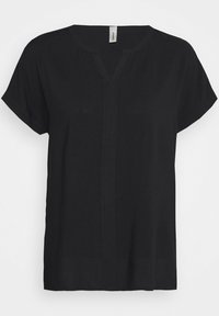 Blouse noire à manches courtes avec un col en V échancré et un détail subtil de couture verticale sur le devant.