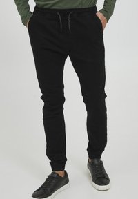 11 Project PRGAETANO REGULAR FIT - Hlače - black