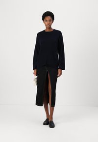 pure cashmere LOOSE FIT - Pulover - dark navy