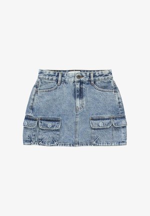 Denim mini-jurk, lichtblauwe wassing, vijf-pocket ontwerp, twee voorzakken, zoomlijn boven halverwege de dij, gestructureerde stof met vervaagde gedeelten.