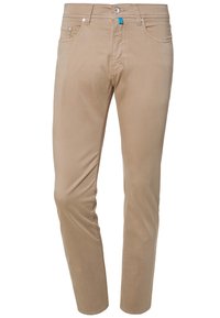 Pantalones de algodón beige con corte ajustado, que cuentan con bolsillos frontales y traseros, cremallera de botón y acentos azules en la cinturilla.