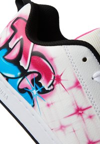 DC Shoes COURT GRAFFIK - Trainers - rob bright rose