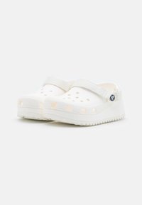 Crocs CLASSIC HIKER UNISEX - Sandaalit nilkkaremmillä - white
