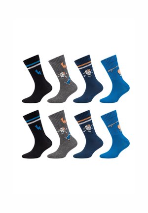 Vier Paar Crew-Socken in Schwarz, Grau, Marineblau und Blau mit Designs von Comic-Schädeln, Blitz und gestreiften Mustern, angeordnet in zwei Reihen.