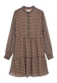 Robe marron à motif avec des manches longues, un col rond, une fermeture à boutons et un design en cascades. Présente des formes géométriques en beige et marron foncé.